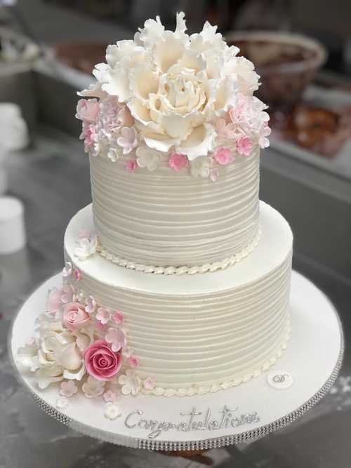  gold-floral-collection-cake