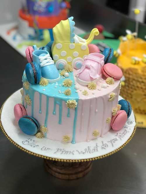 Baby-Shower-custom-cake