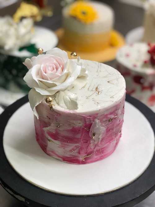 Pink-And-White-Anniversary-Cakes
