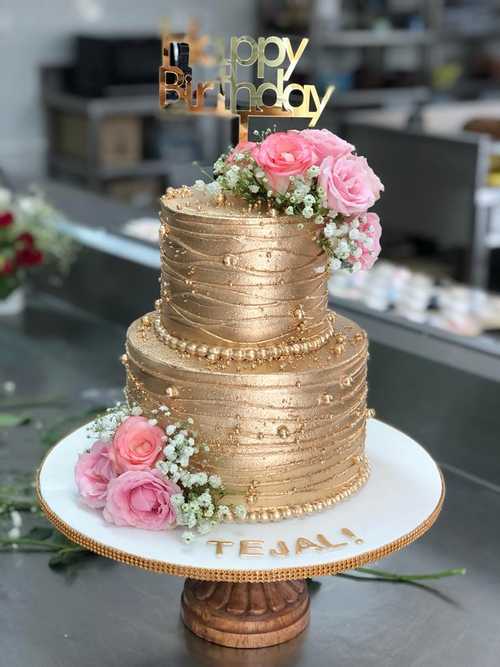  gold-floral-collection-cake