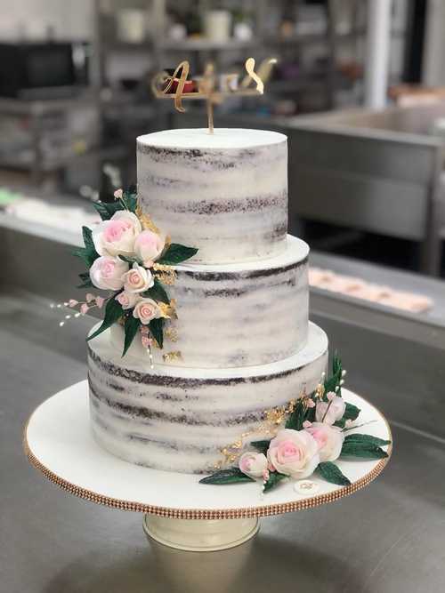 white-wedding-cake