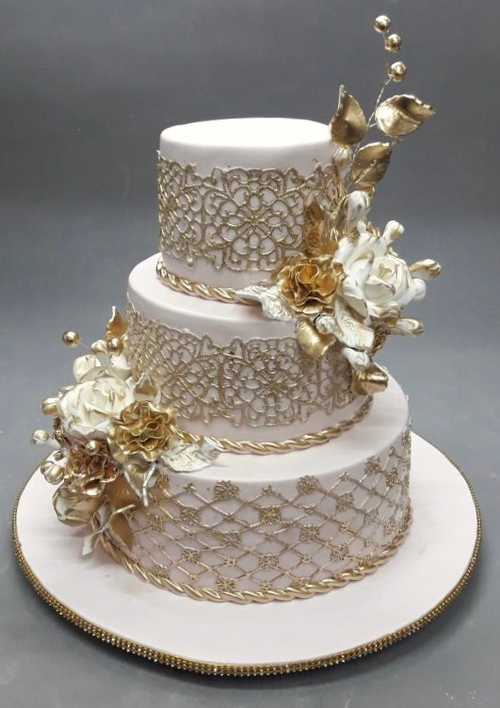 gold-floral-luxury-collection-cake