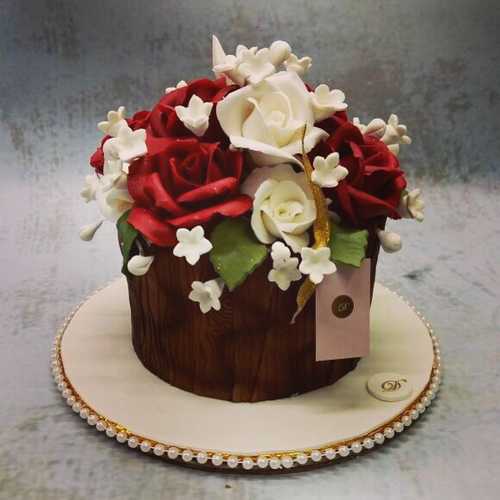 Red Roses Floral Cake