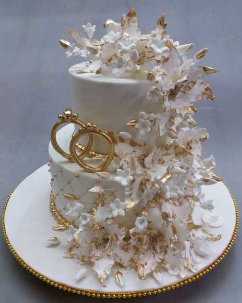 Luxury-Engagement-Cake-Floral