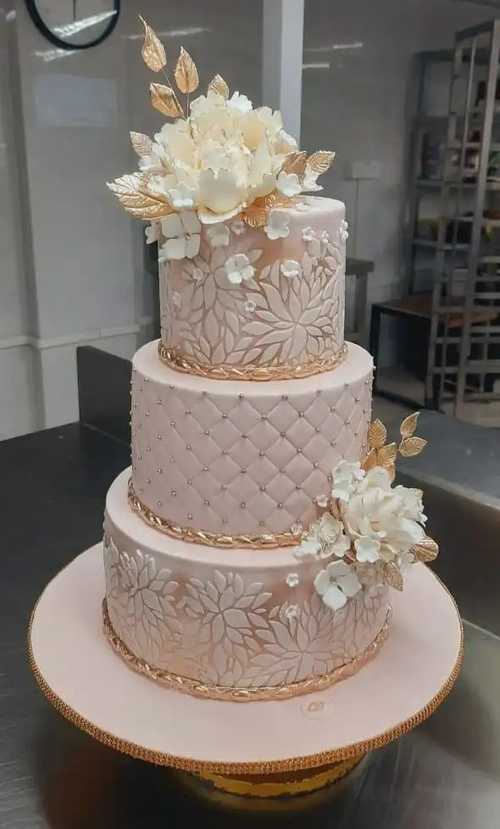 Pink-Luxury-Collection-Cake